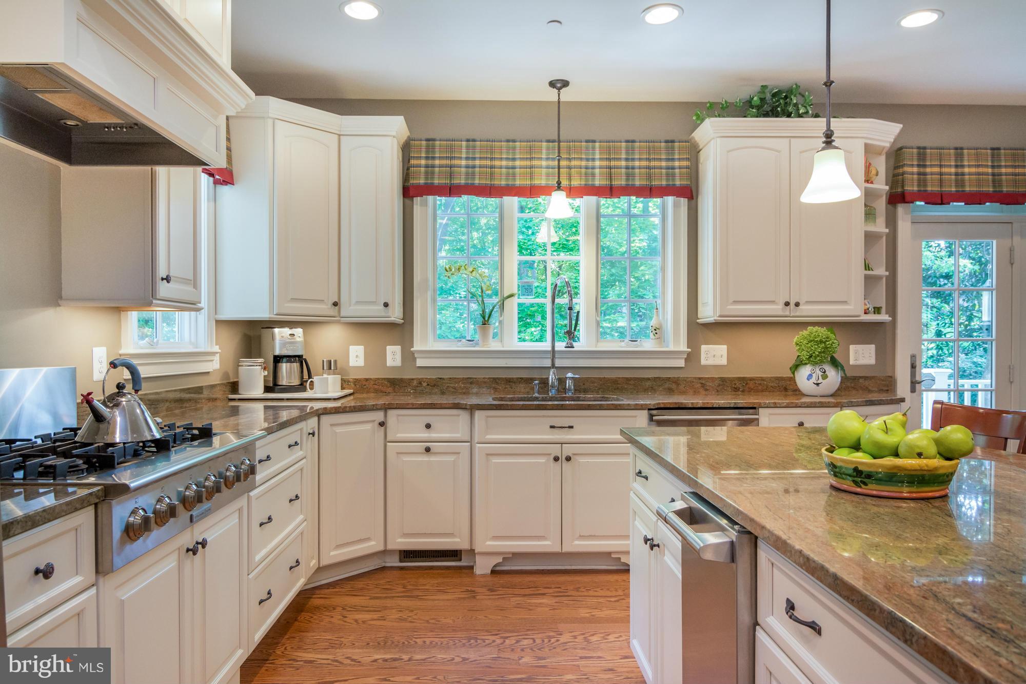 4 Ridge Road Annapolis, MD 21401 - Photo 12 of 93 Big, bright kitchen is cook's dream