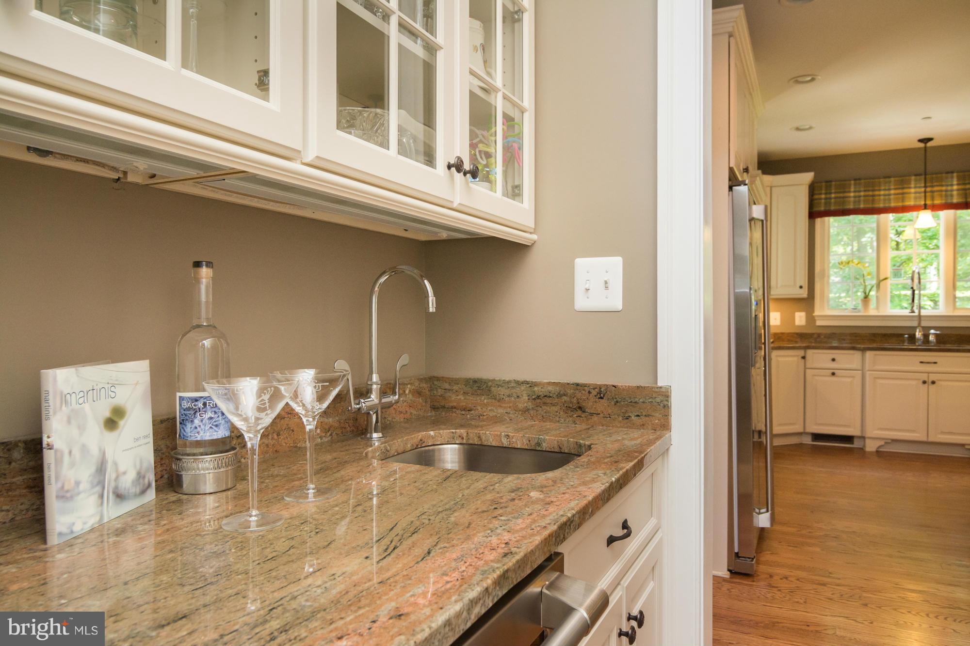 4 Ridge Road Annapolis, MD 21401 - Photo 17 of 93 Butler's pantry