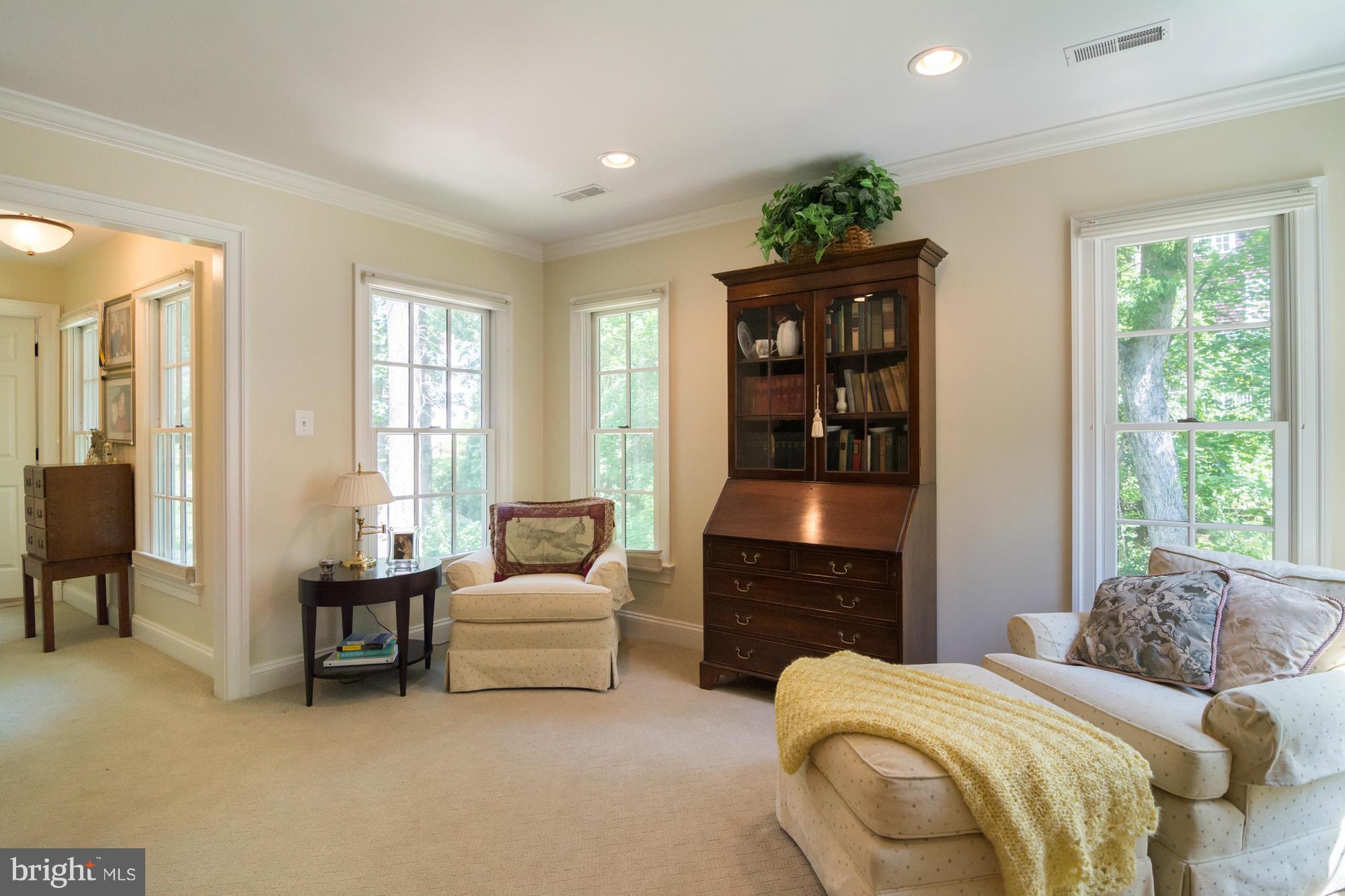 4 Ridge Road Annapolis, MD 21401 - Photo 21 of 93 Sitting area in Master Bedroom