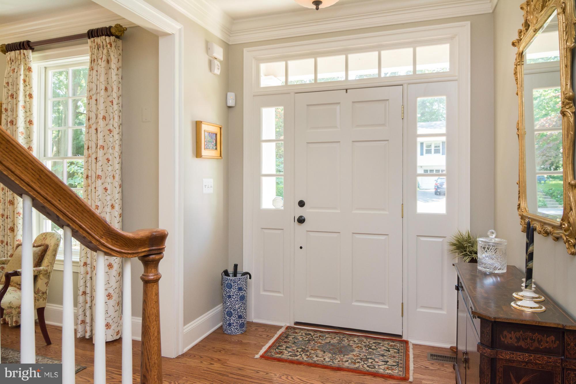 4 Ridge Road Annapolis, MD 21401 - Photo 4 of 93 Front entry hall
