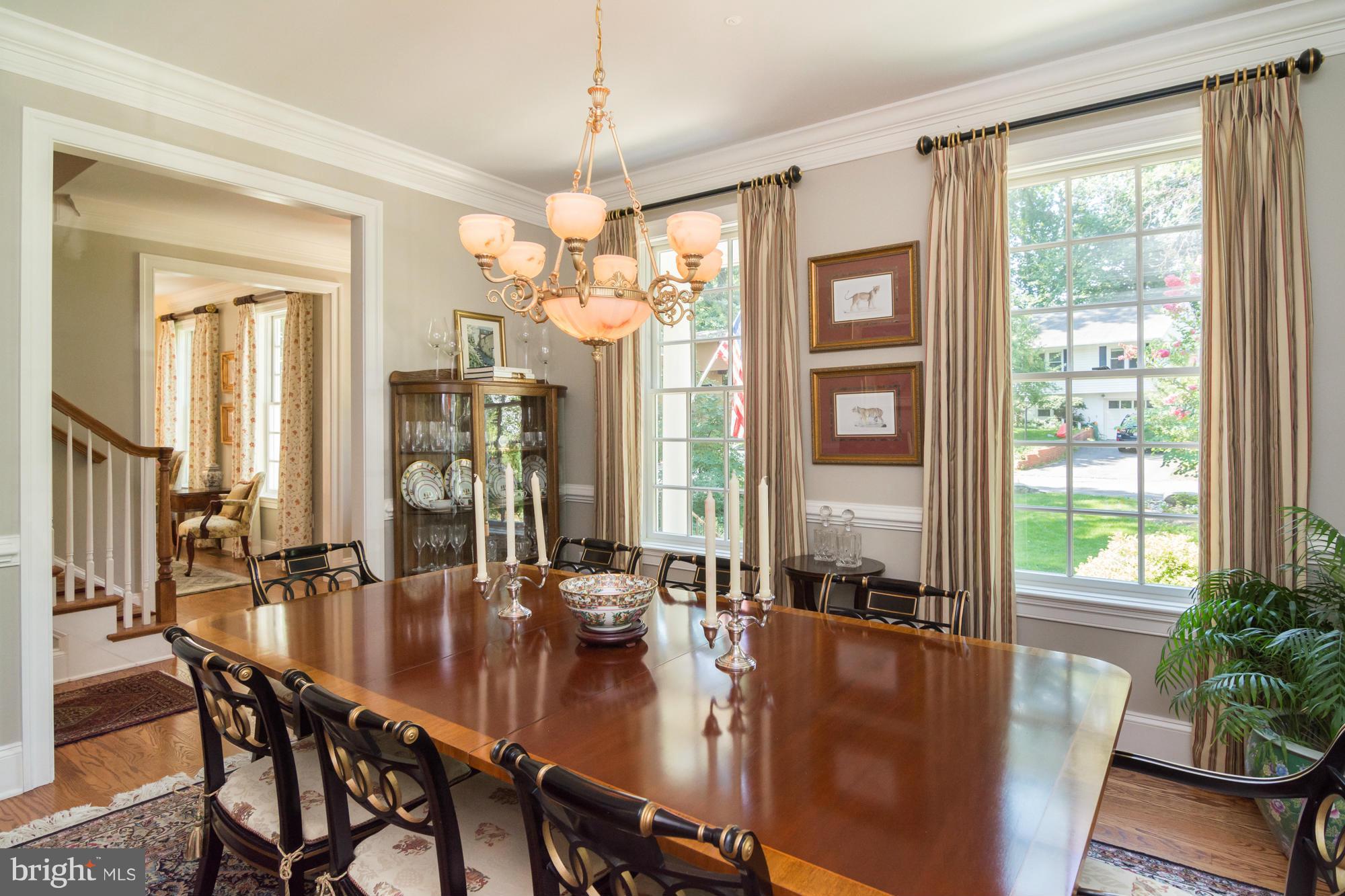 4 Ridge Road Annapolis, MD 21401 - Photo 6 of 93 Dining Room off center hall