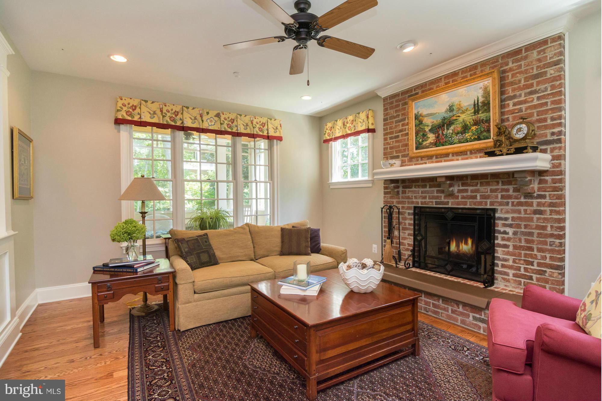 4 Ridge Road Annapolis, MD 21401 - Photo 9 of 93 Family Room with fireplace