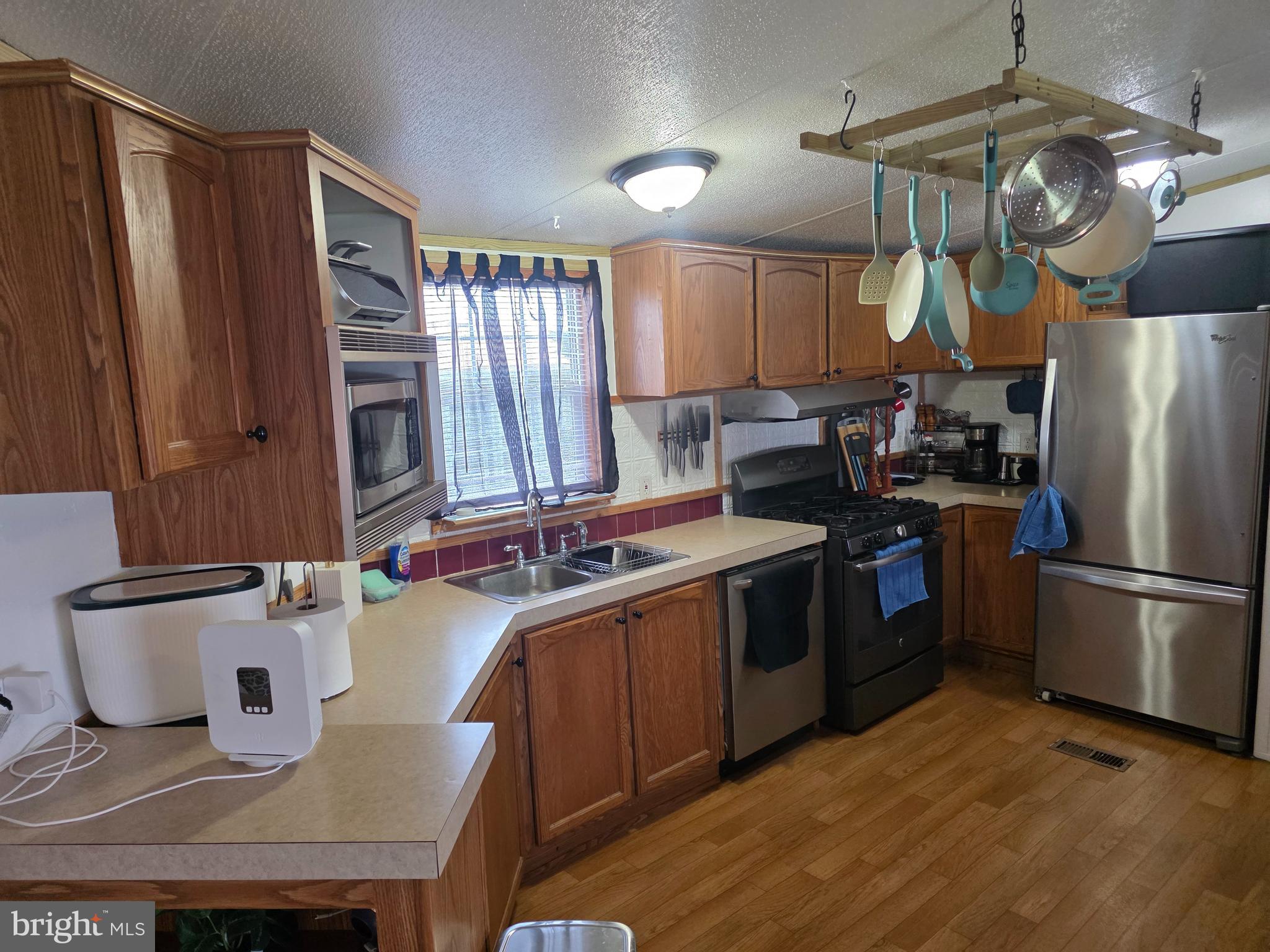 4 Pine Street Fredericksburg, PA 17026 - Photo 2 of 19