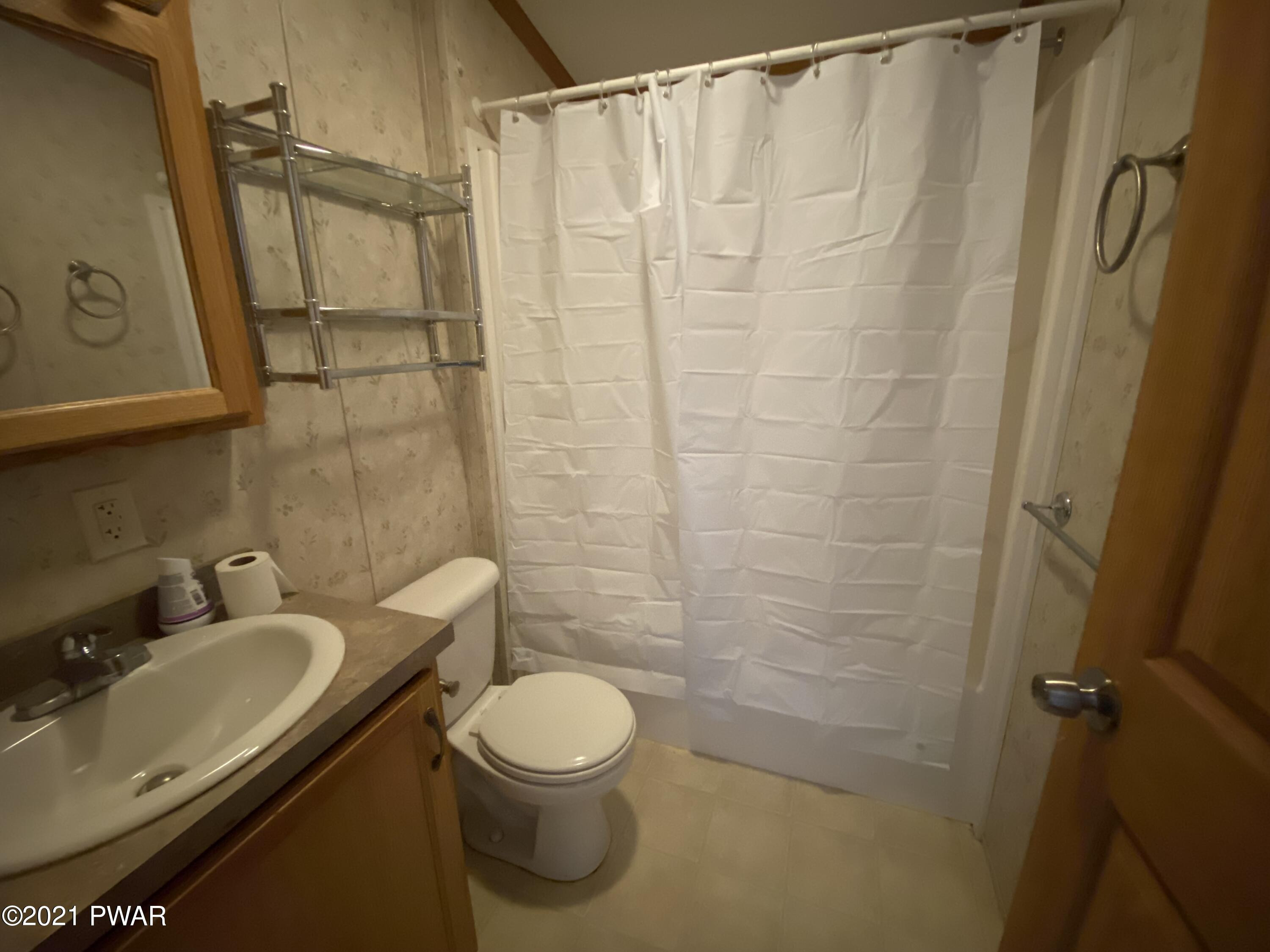 887 Millcreek Road Newfoundland, PA 18445 - Photo 9 of 12 Bathroom 2