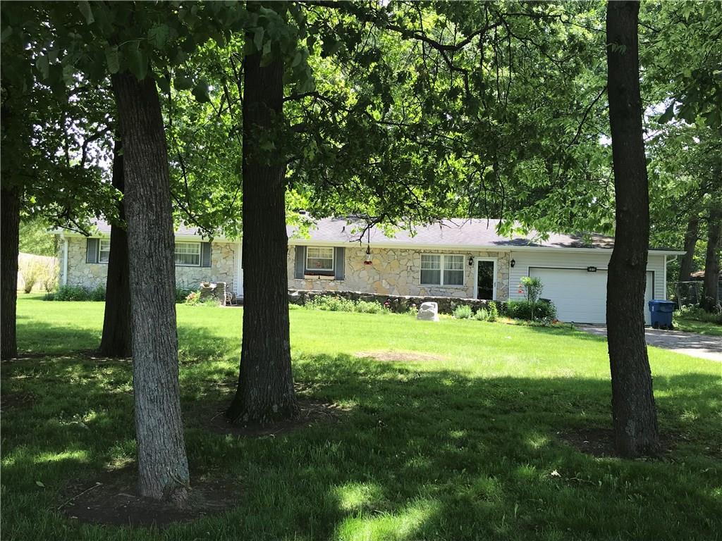 6915 Hickory Road Indianapolis, IN 46259 - Photo 3 of 18 Gallery Image 3