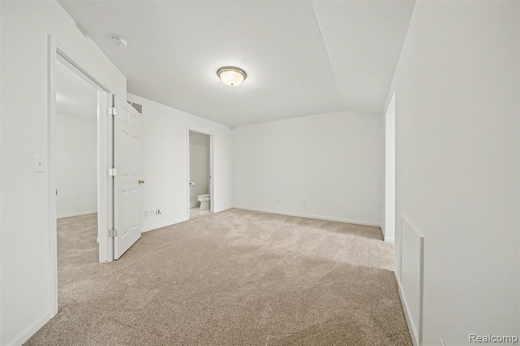 638 West Bluff Court, Unit 31 Rochester Hills, MI 48307 - Photo 40 of 49