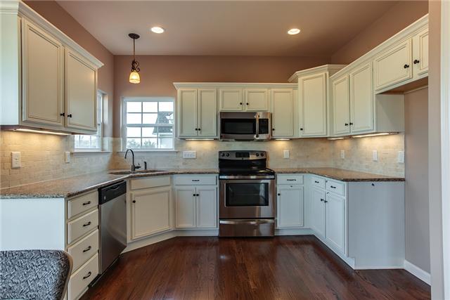 1091 Golf View Way Spring Hill, TN 37174 - Photo 7 of 20