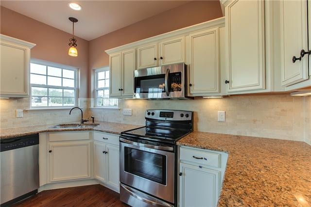 1091 Golf View Way Spring Hill, TN 37174 - Photo 9 of 20