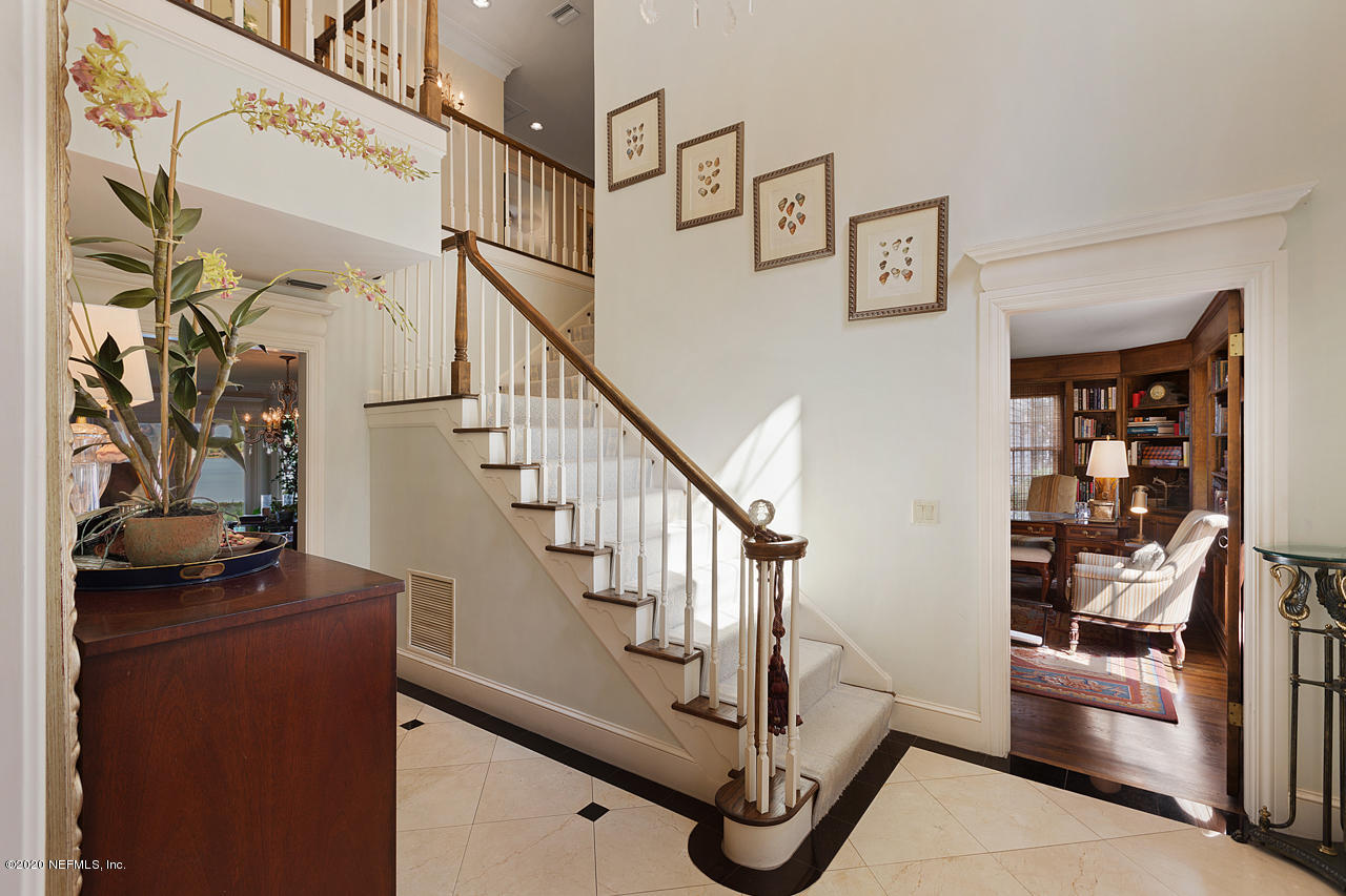 5015 River Point Road Jacksonville, FL 32207 - Photo 32 of 49 a view of entryway and hall