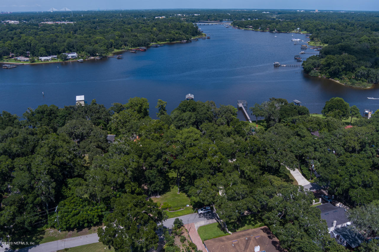 5015 River Point Road Jacksonville, FL 32207 - Photo 42 of 49 an aerial view of a houses with a lake view