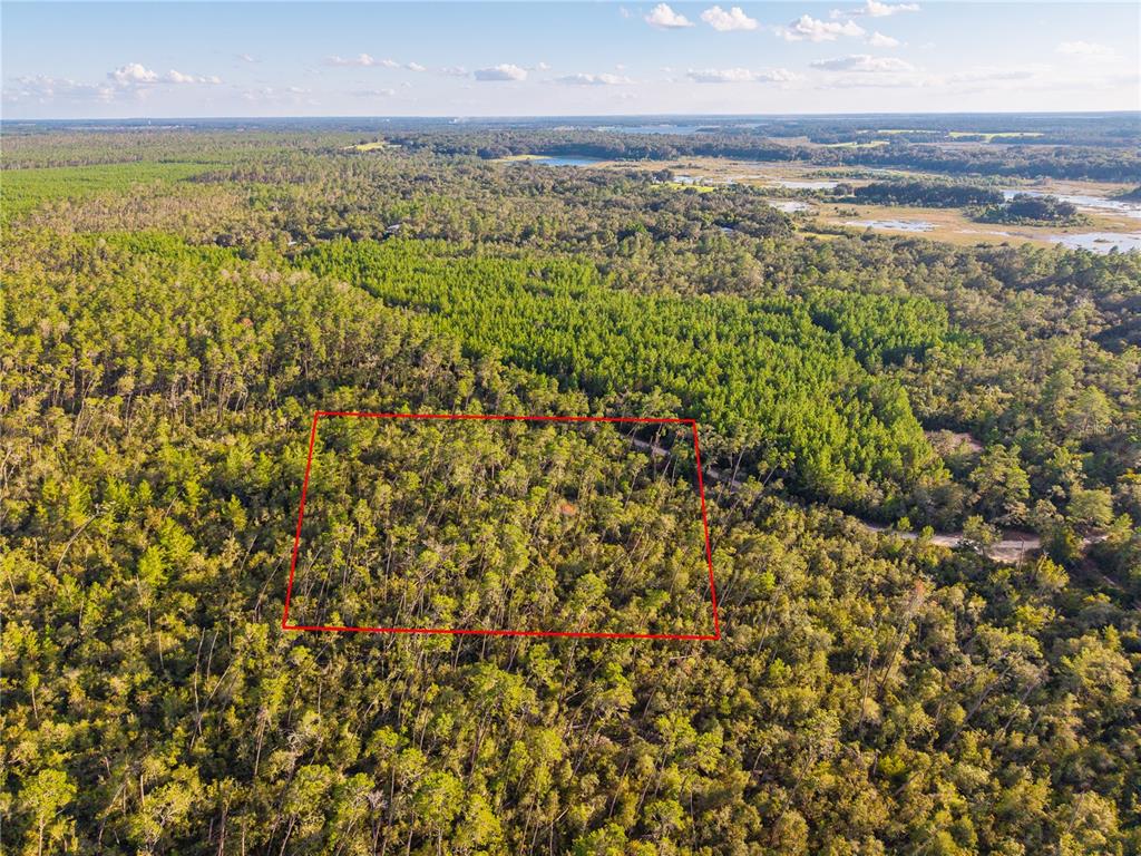 Nicatoon Retreat Umatilla, FL 32784 - Photo 11 of 26 a view of an ocean