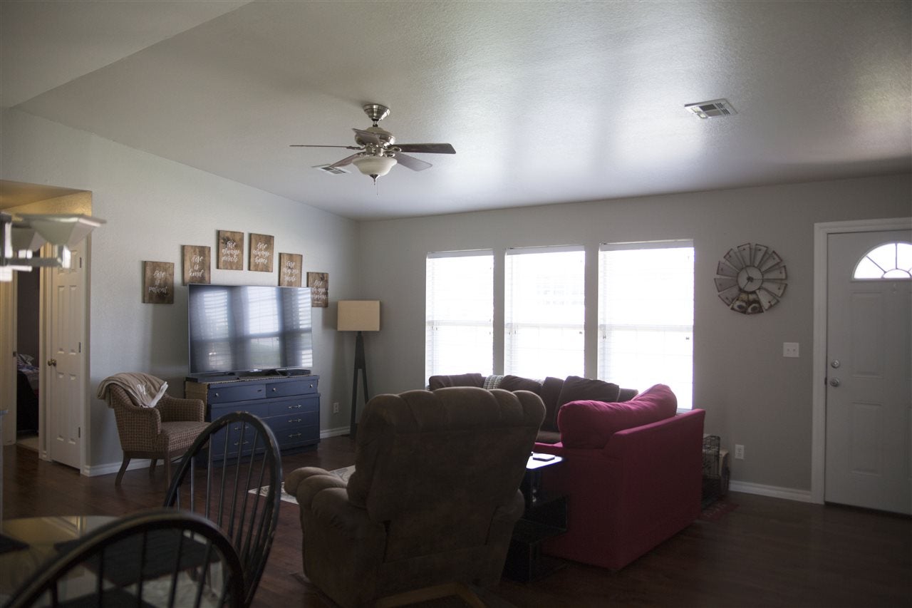 908 North 12th Street Perry, OK 73077 - Photo 4 of 32 Gallery Image 4