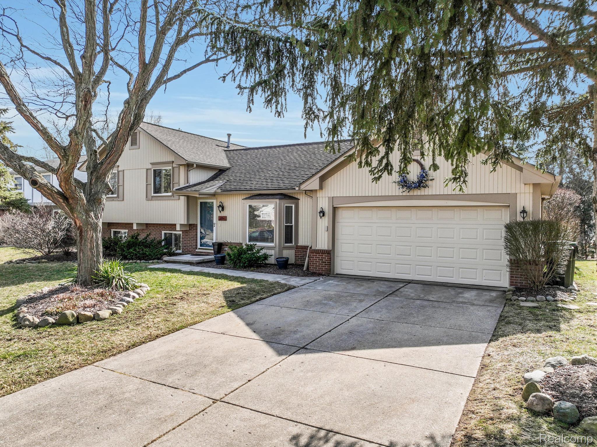 2063 Warrington Road Rochester, MI 48307 - Photo 3 of 32 Gallery Image 3