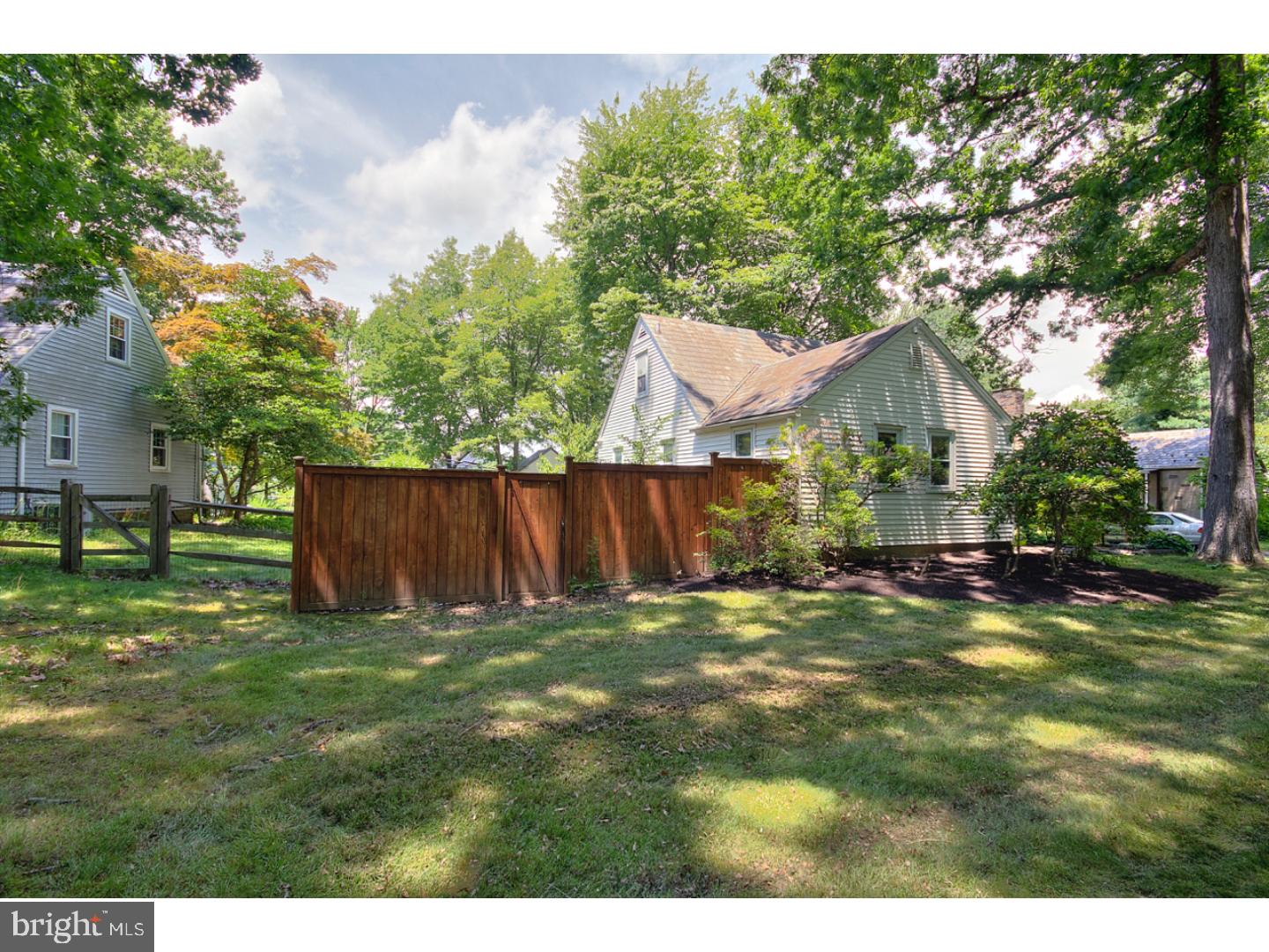 2030 Edge Hill Road Huntingdon Valley, PA 19006 - Photo 3 of 14 Gallery Image 3