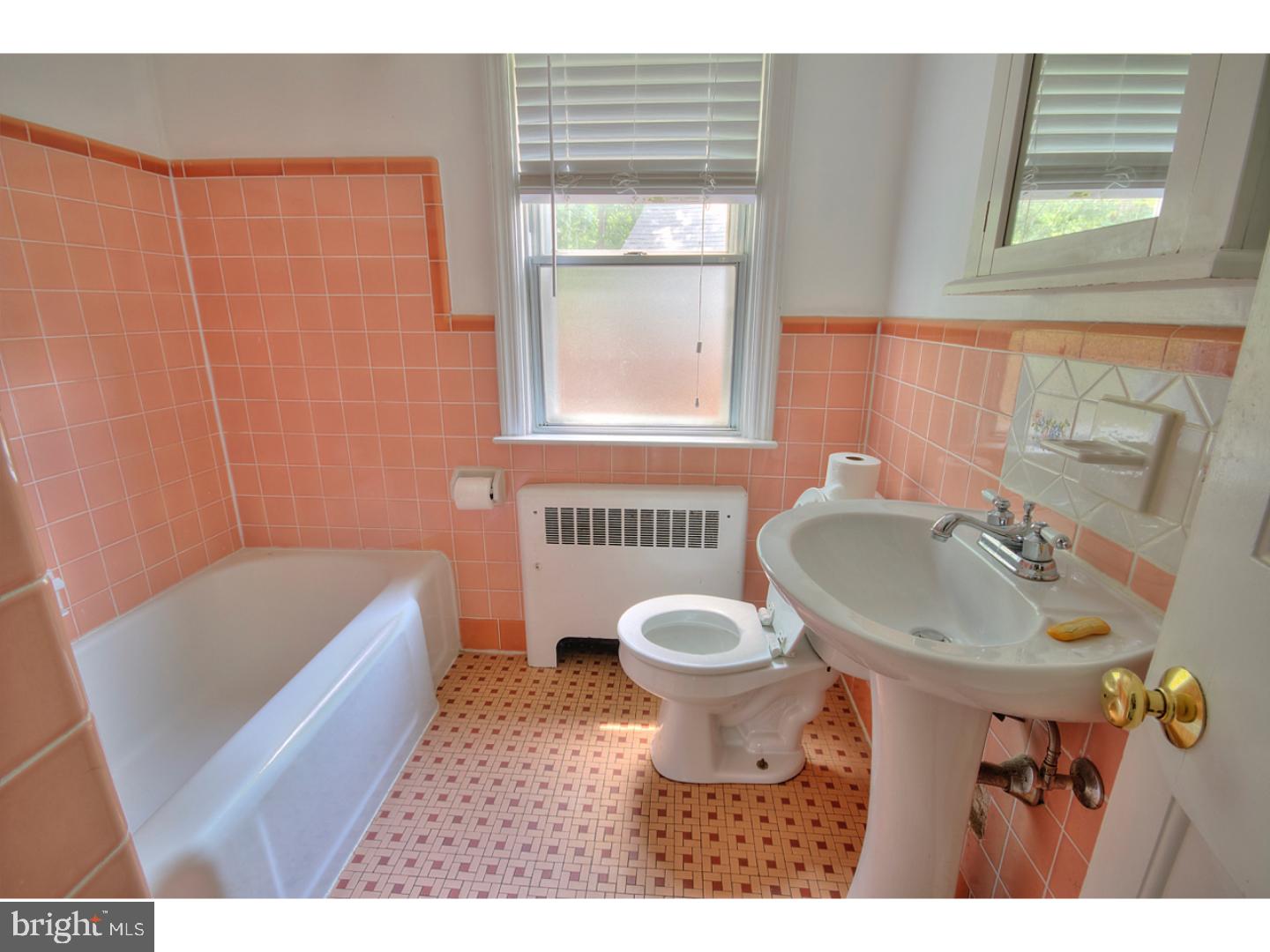 2030 Edge Hill Road Huntingdon Valley, PA 19006 - Photo 9 of 14 Gallery Image 9