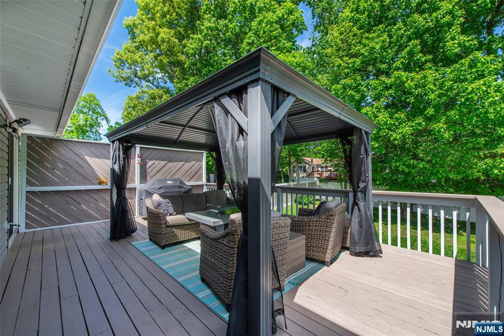 42 Summit Road Oak Ridge, NJ 07438 - Photo 27 of 39