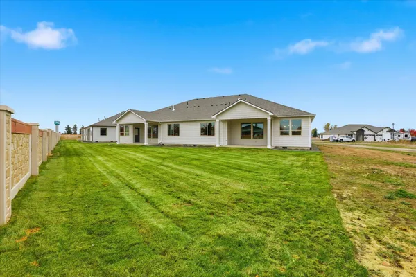 $505,850 | 19 North Country Club Drive, Unit 19, Deer Park, WA 99006