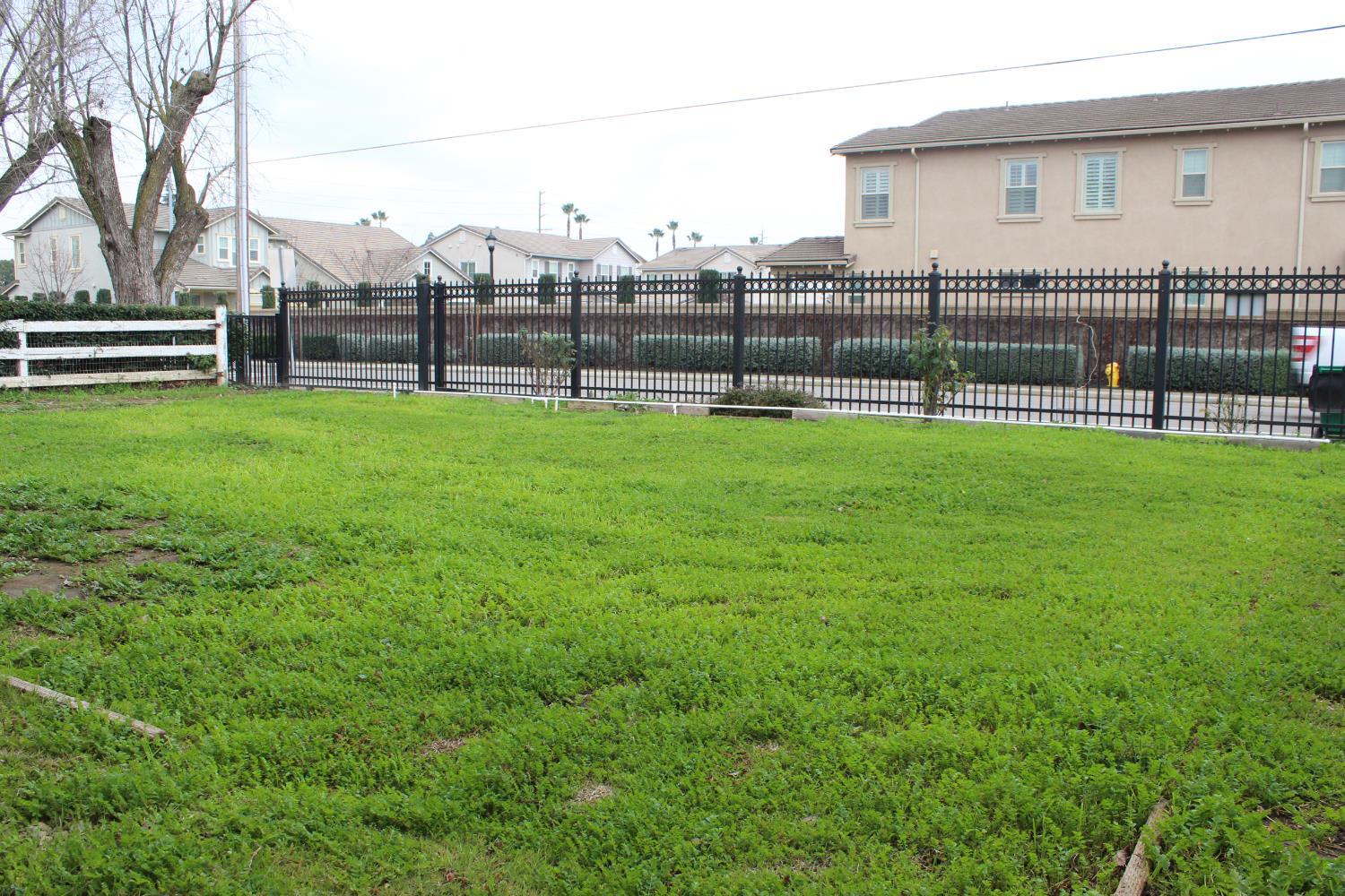681 Taylor Road Lodi, CA 95242 - Photo 3 of 40