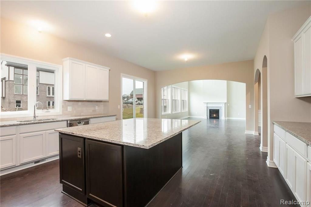 1154 Pembroke Drive Rochester Hills, MI 48307 - Photo 12 of 49