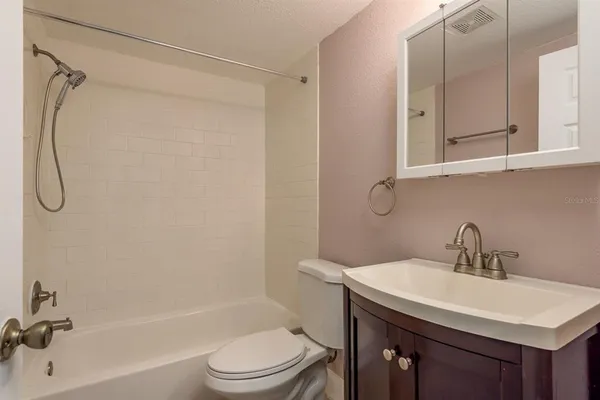 $2,000 | 4233 Belle Isle Court, New Port Richey, FL 34653