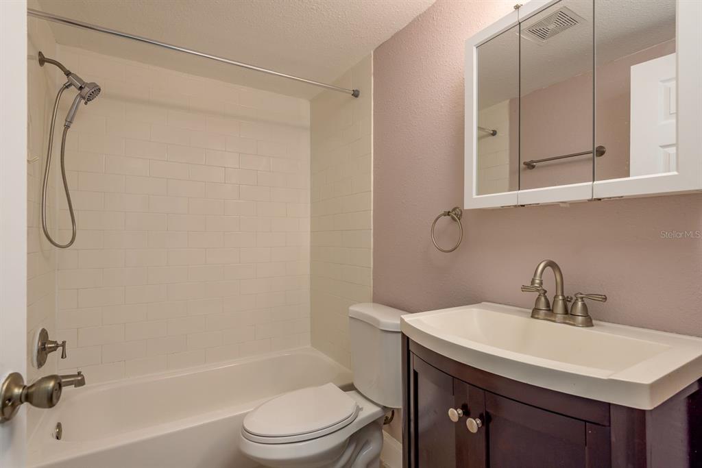 4233 Belle Isle Court New Port Richey, FL 34653 - Photo 17 of 28
