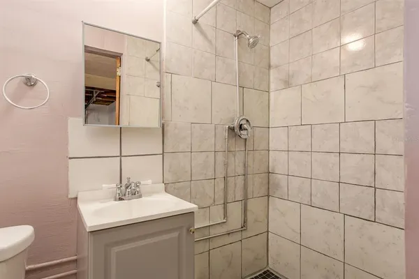 $2,000 | 4233 Belle Isle Court, New Port Richey, FL 34653