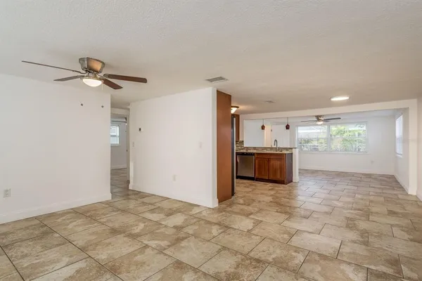 $2,000 | 4233 Belle Isle Court, New Port Richey, FL 34653