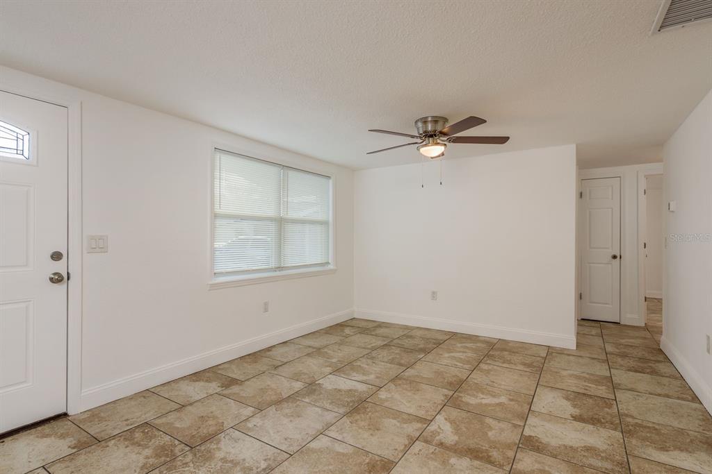 4233 Belle Isle Court New Port Richey, FL 34653 - Photo 5 of 28