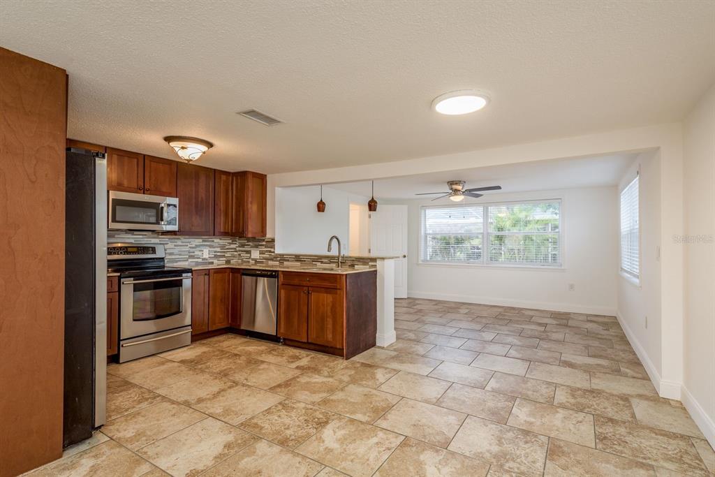 4233 Belle Isle Court New Port Richey, FL 34653 - Photo 8 of 28