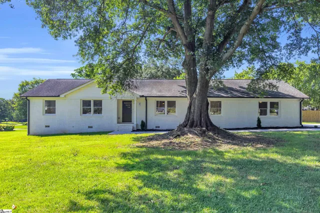 $485,000 | 2 Melbourne Lane, Greenville, SC 29615