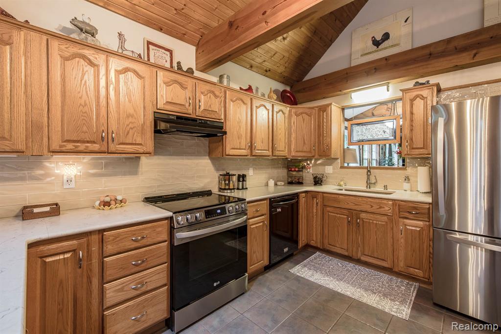 5124 Perryville Road Holly, MI 48442 - Photo 28 of 65