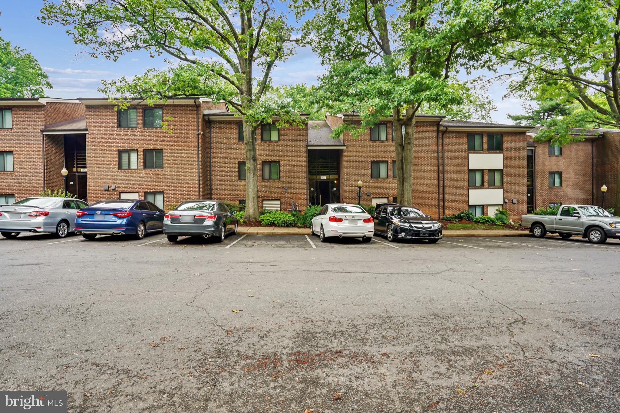 1422 Northgate Square, Unit 1A Reston, VA 20190 - Photo 27 of 30 Gallery Image 27