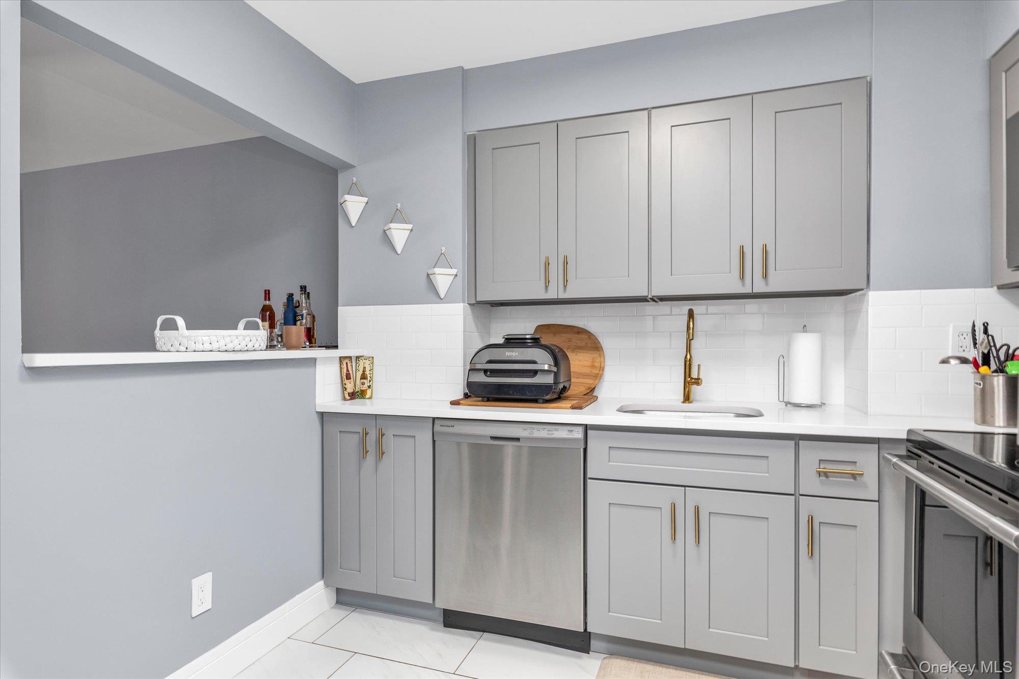 360 Shore Road, Unit 2C Long Beach, NY 11561 - Photo 6 of 23