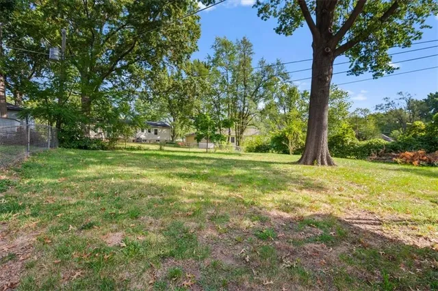 $330,000 | 8110 West 92nd Street, Overland Park, KS 66212