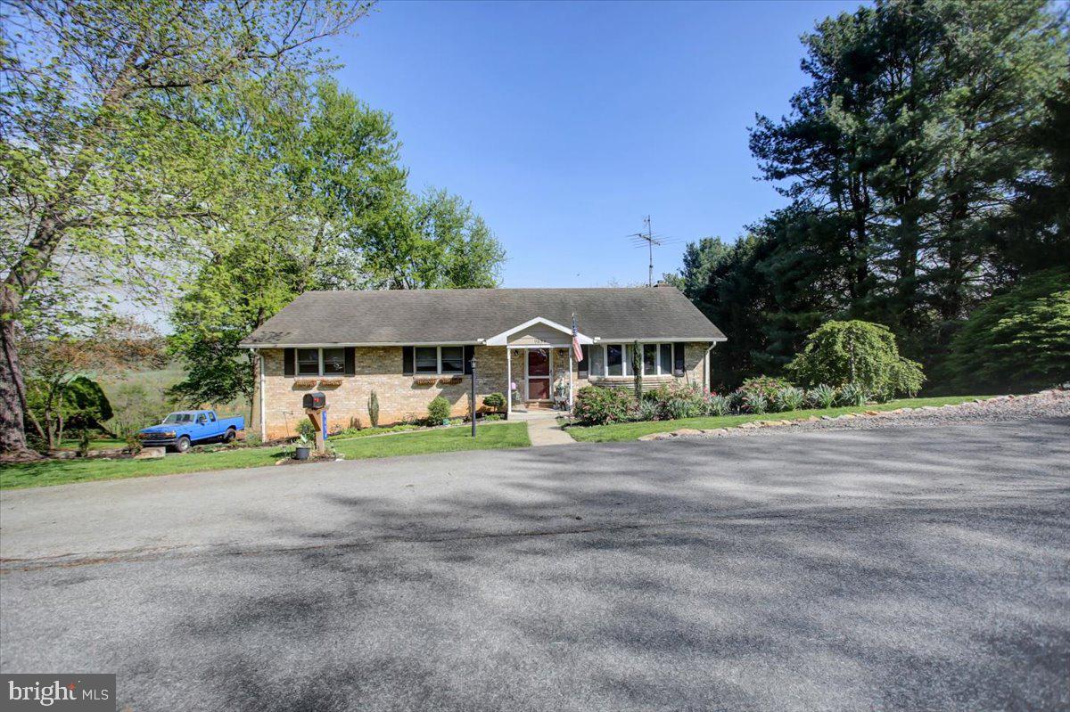 9654 Forest Ridge Road Shippensburg, PA 17257 - Photo 3 of 42 Gallery Image 3