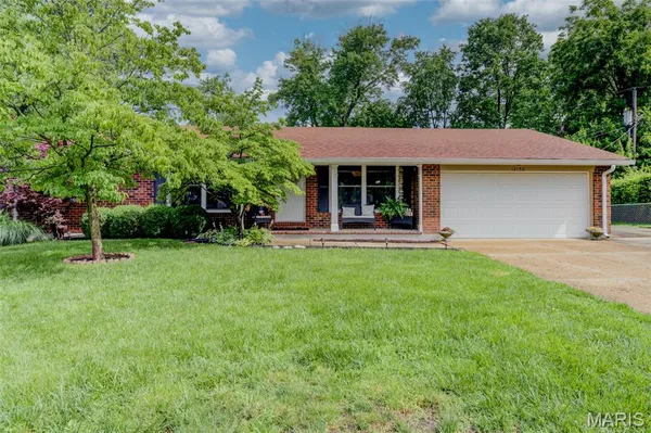 $465,000 | 12150 Greenwalk Drive, St. Louis, MO 63146
