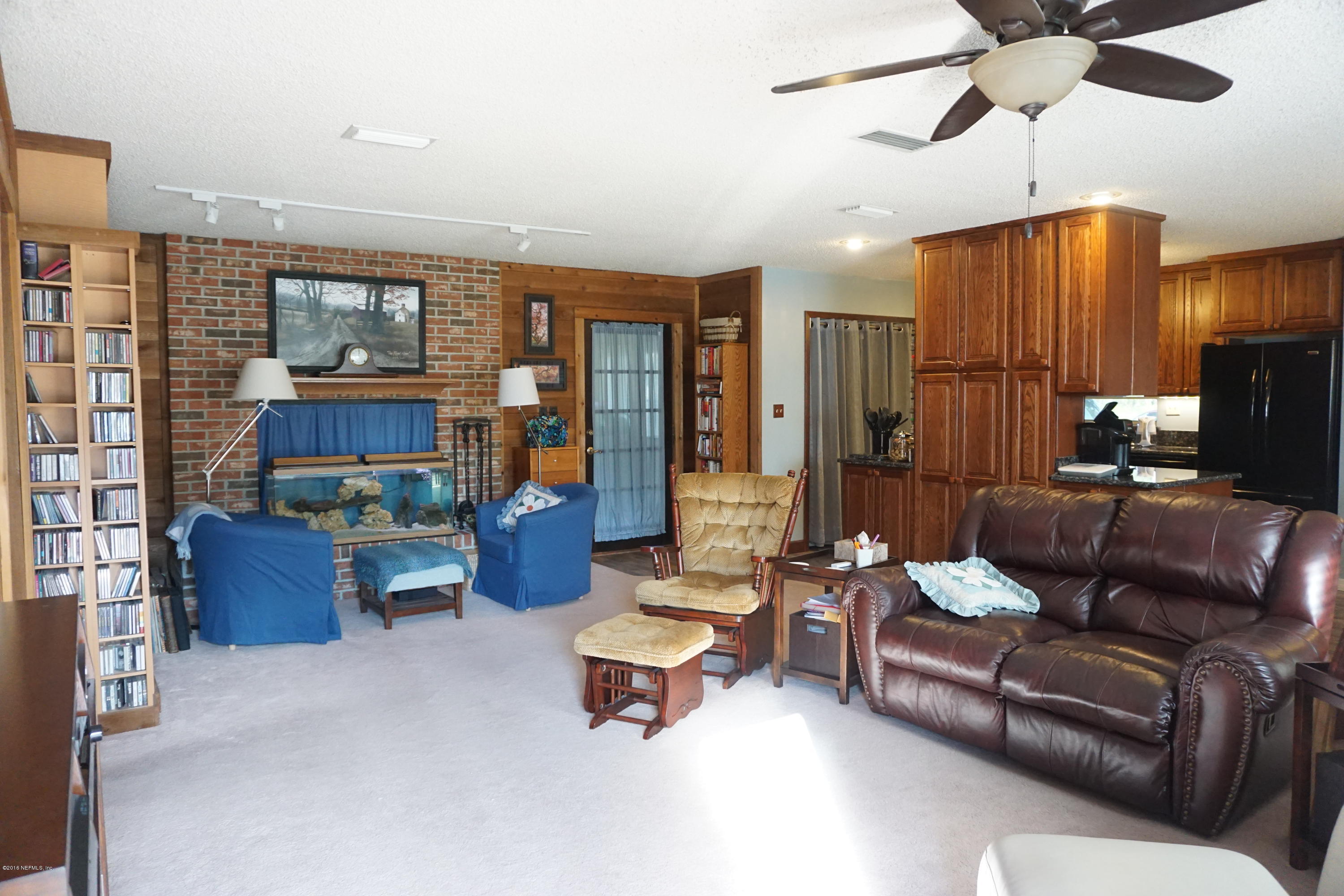 1401 Ree Street Starke, FL 32091 - Photo 6 of 27 Living Room