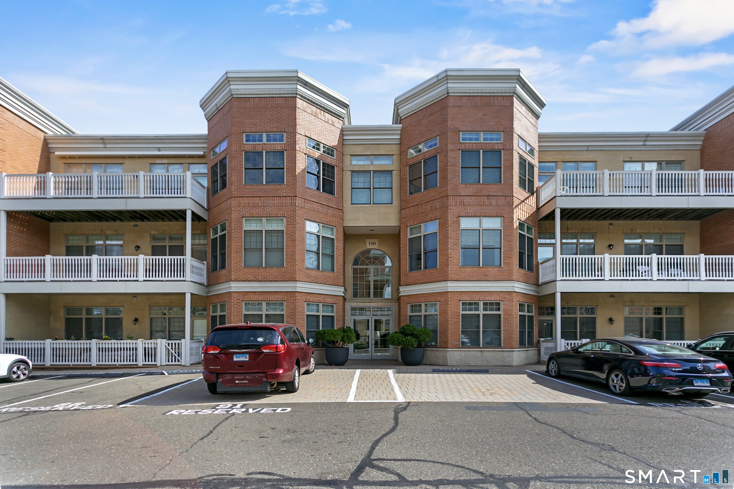 100 Stone Ridge Way, Unit 2G Fairfield, CT 06824 - Photo 1 of 36 Gallery Image 1