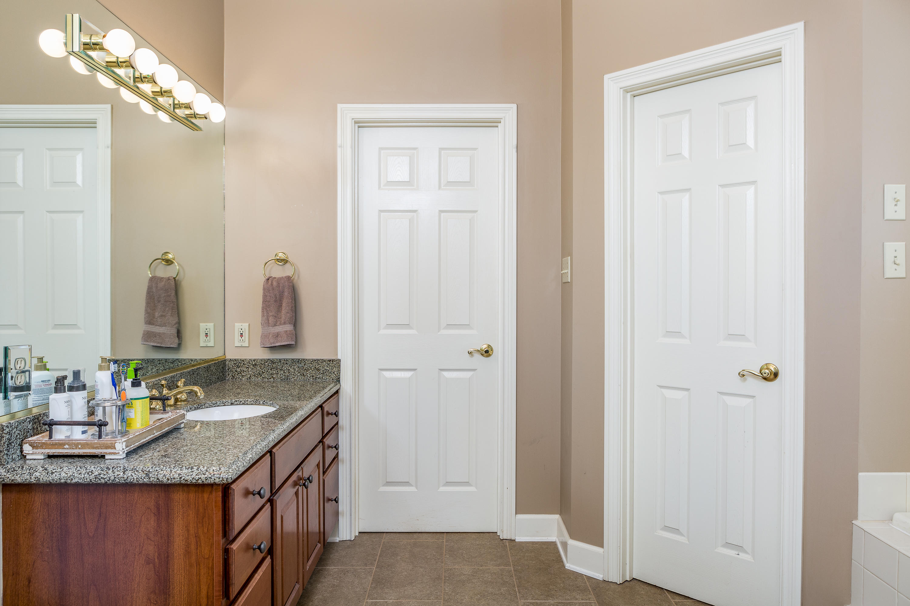 313 Windham Hill Road Knoxville, TN 37934 - Photo 26 of 37 6 Master Bath 2