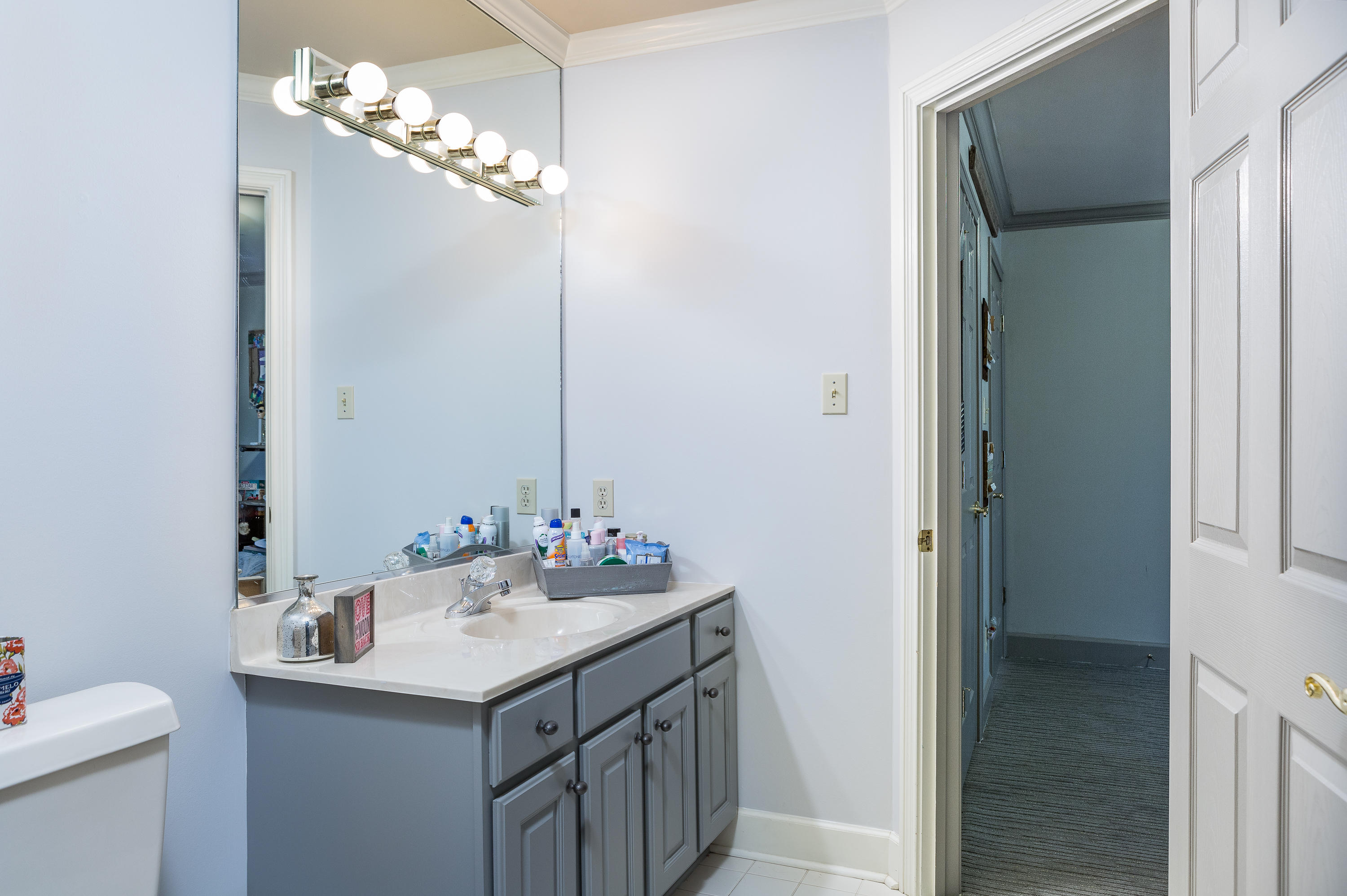 313 Windham Hill Road Knoxville, TN 37934 - Photo 28 of 37 7 Jack and Jill Bath