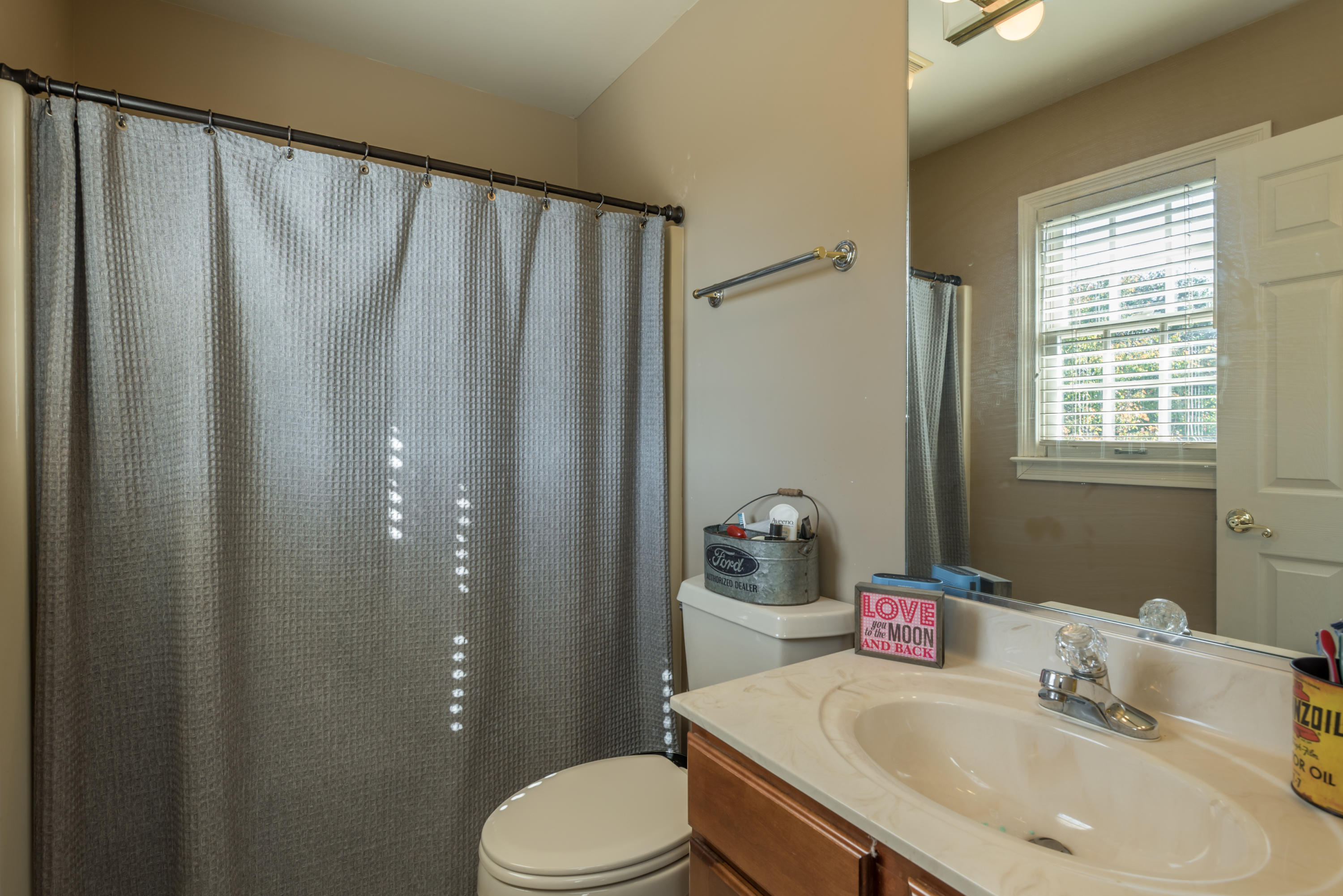 313 Windham Hill Road Knoxville, TN 37934 - Photo 33 of 37 25. Bathroom BR3