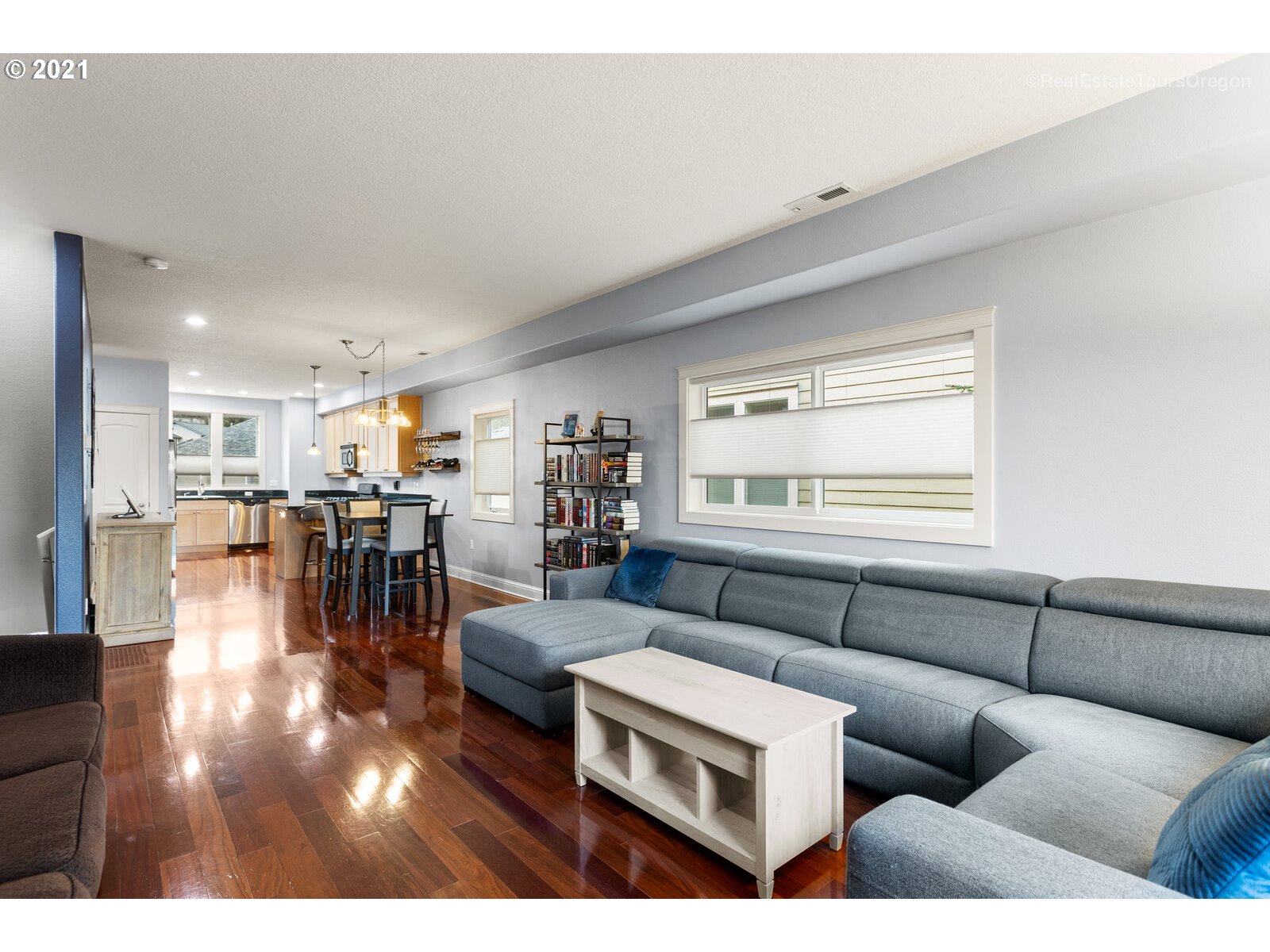 4824 Southwest View Point Terrace Portland, OR 97239 - Photo 5 of 32 Gallery Image 5