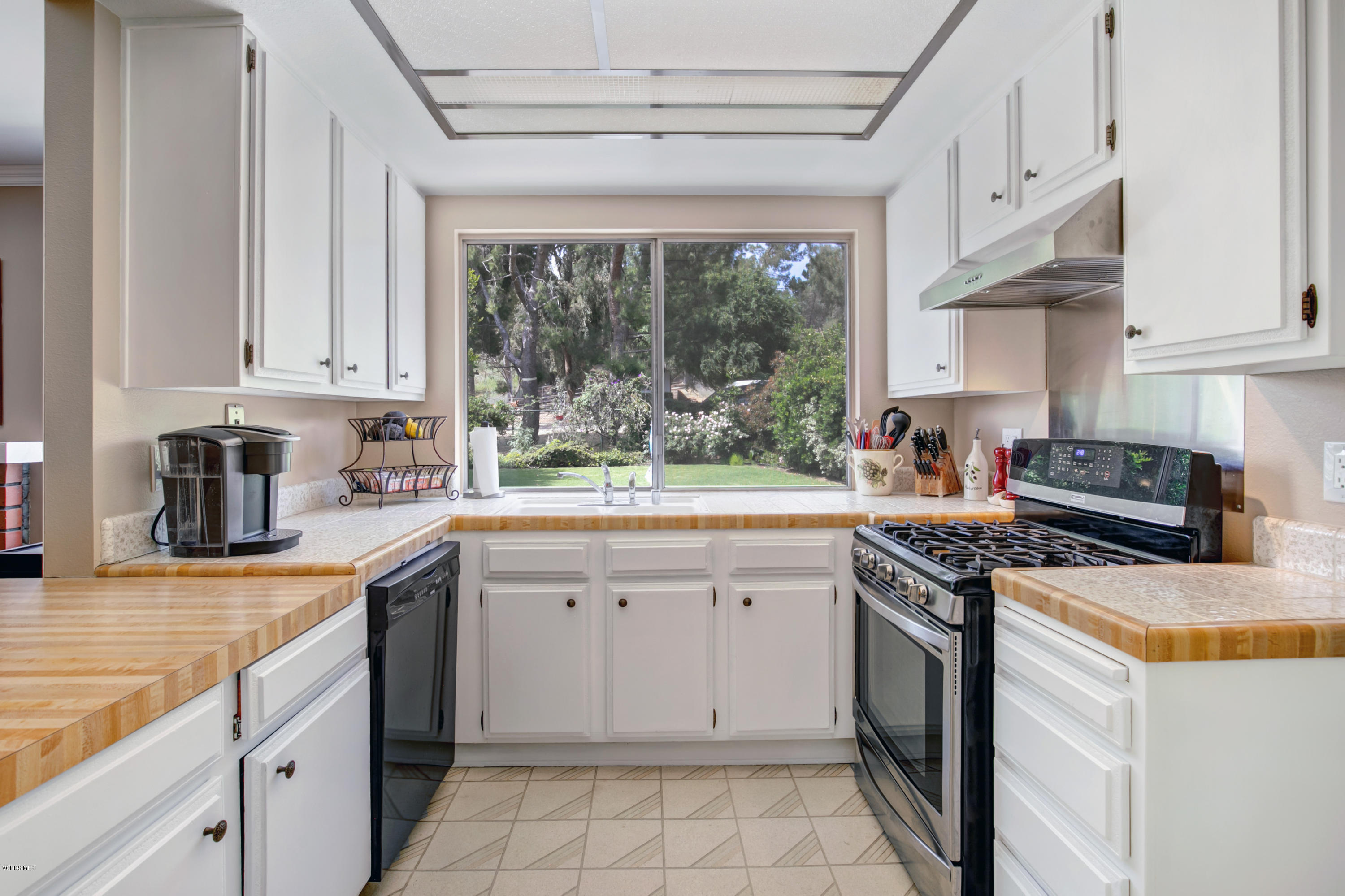 1291 Rambling Road Simi Valley, CA 93065 - Photo 10 of 75 Sabine Rambling-16