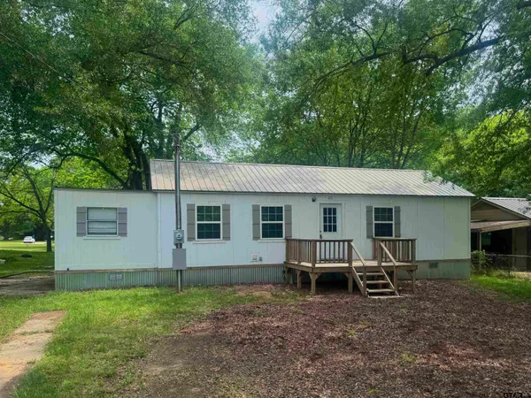 $79,500 | 410 North Heights Boulevard, Omaha, TX 75571