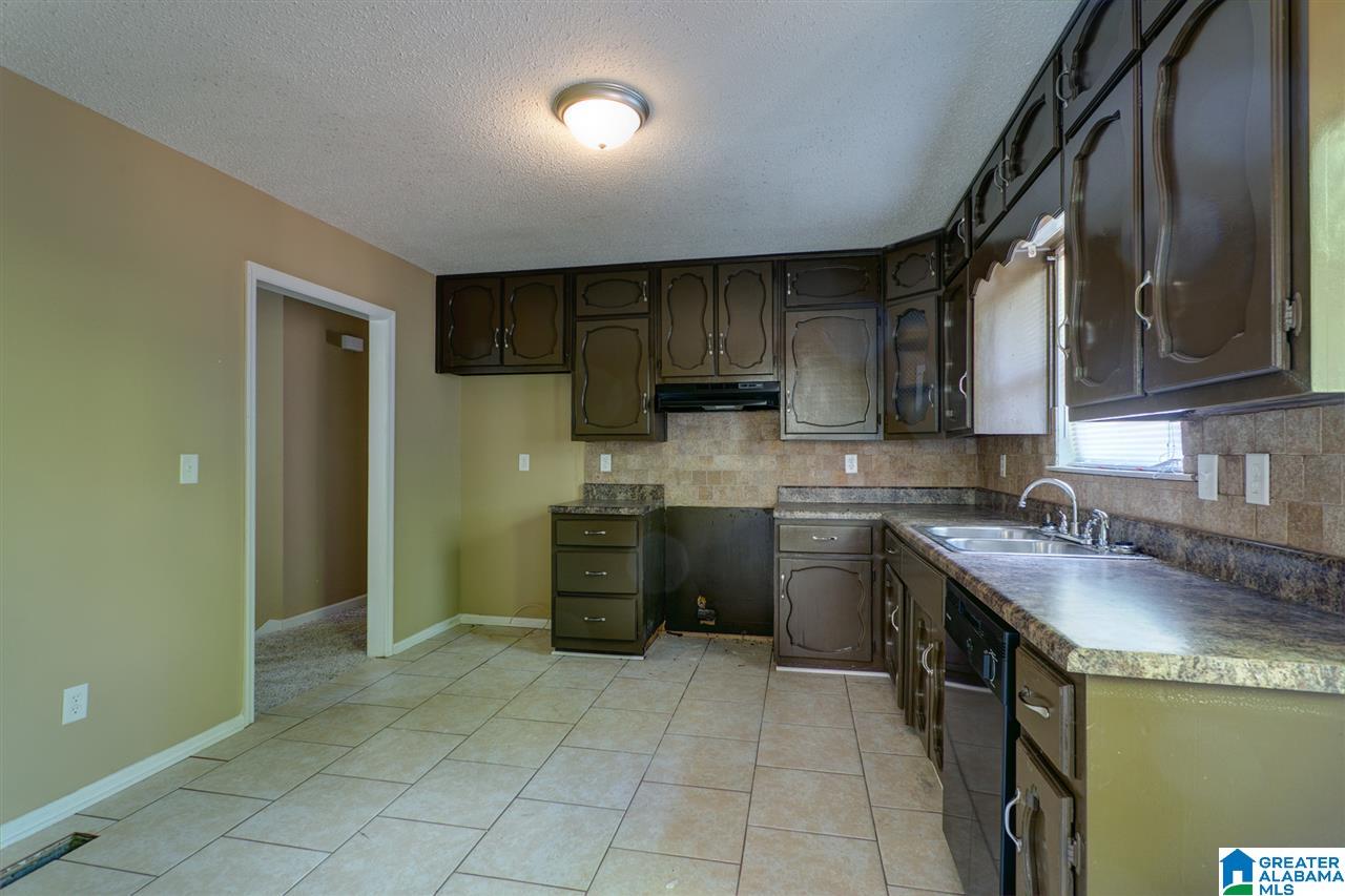 908 Rich Road Birmingham, AL 35215 - Photo 3 of 6