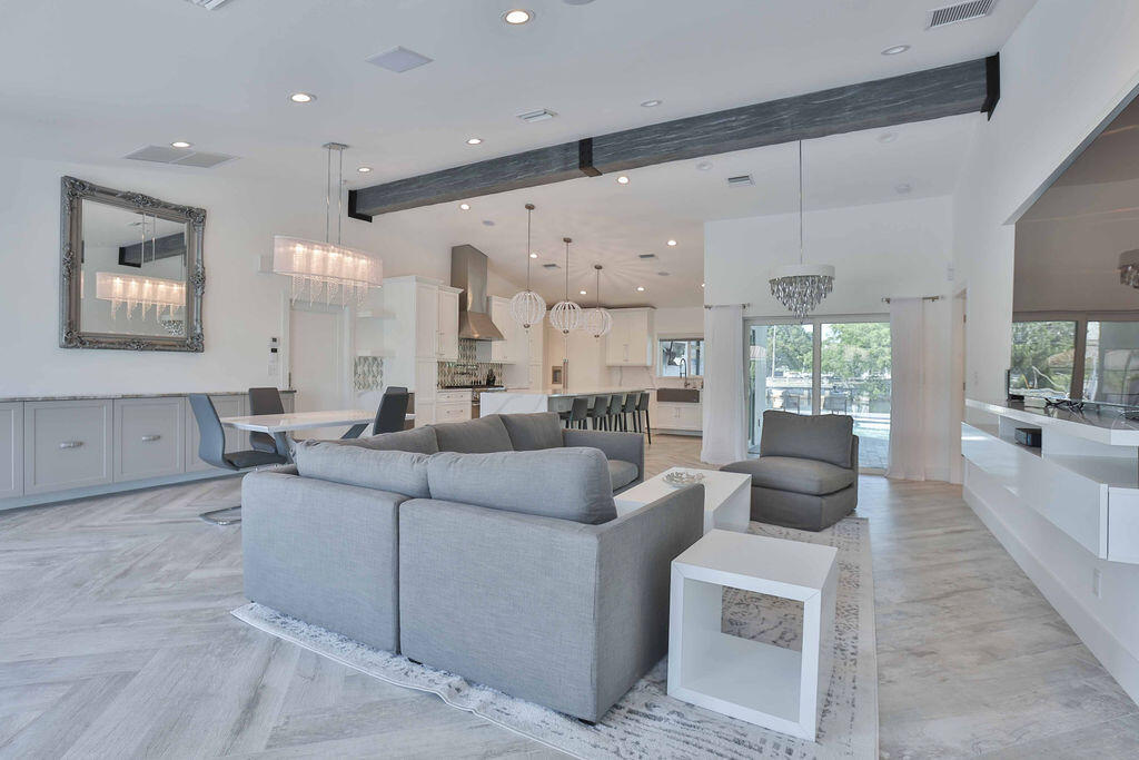 713 Forsyth Street Boca Raton, FL 33487 - Photo 9 of 39 Living Room