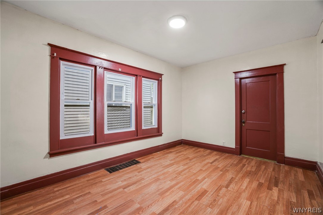 253 Benzinger Street Buffalo, NY 14206 - Photo 9 of 34