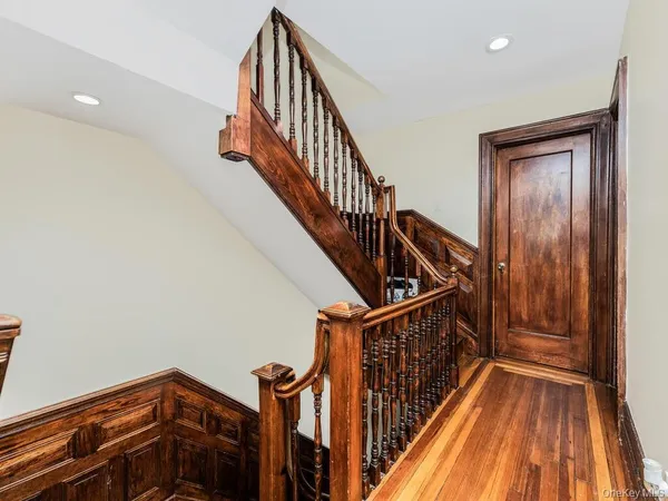 a view of entryway