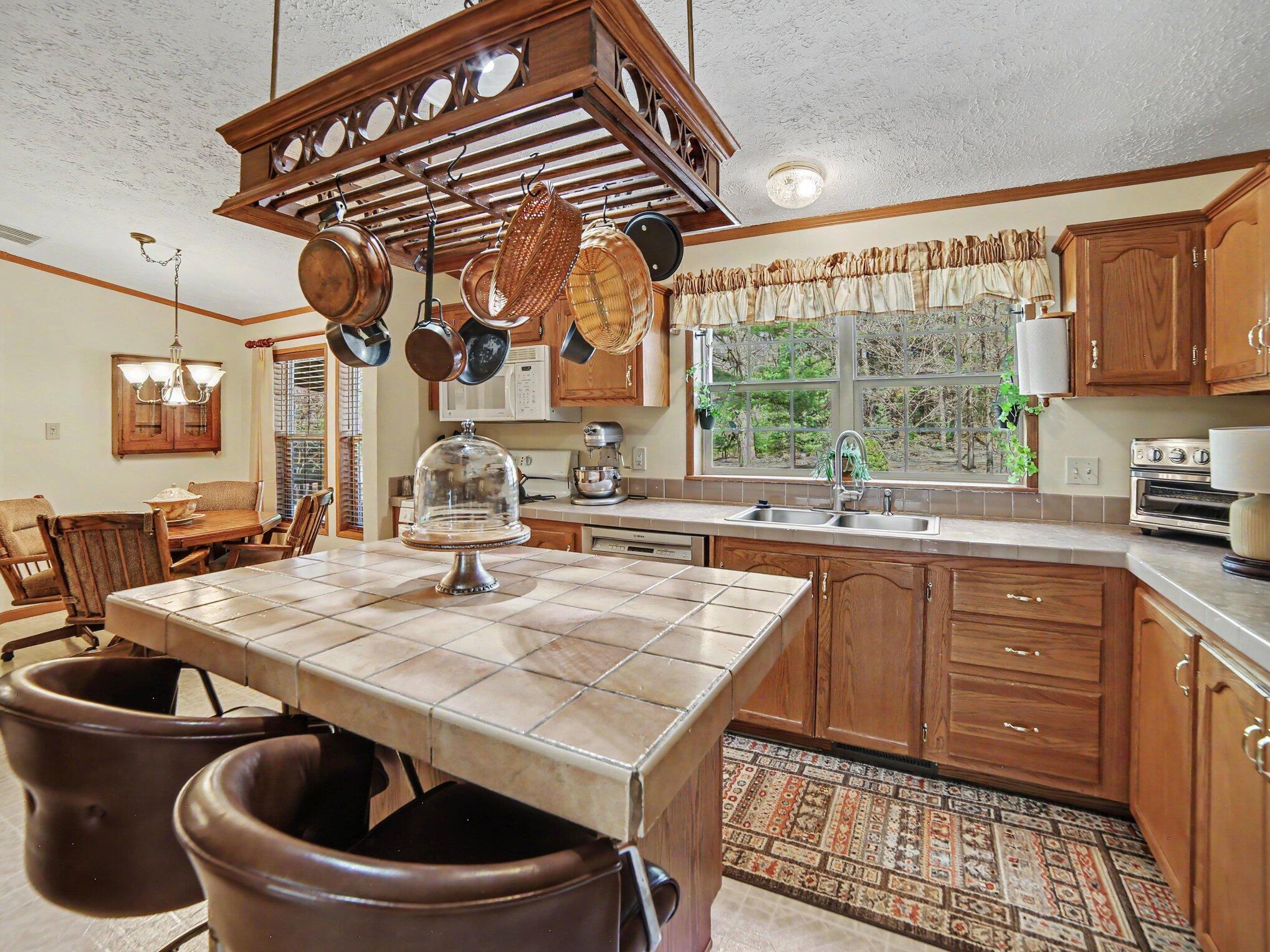 4905 Wayne Road Pentwater, MI 49449 - Photo 10 of 35 Kitchen