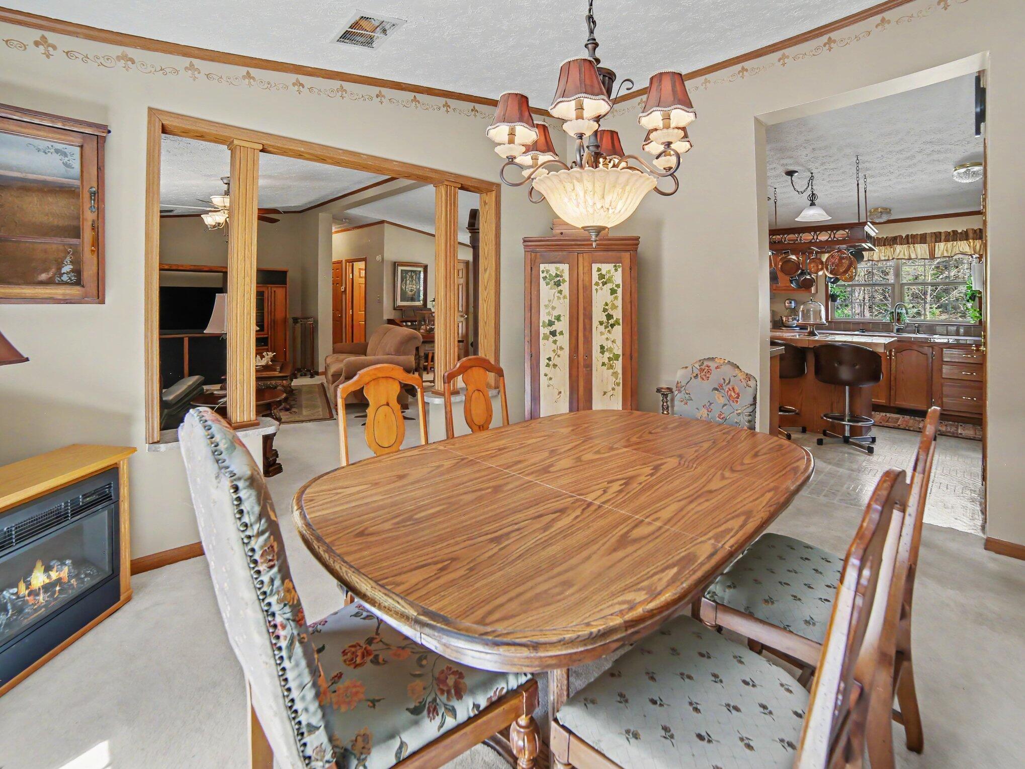 4905 Wayne Road Pentwater, MI 49449 - Photo 8 of 35 Dining